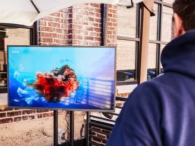 Personalisierte Fernsehbanner in Ihrer Nachbarschaft: So funktioniert moderne Werbung im Fernsehen