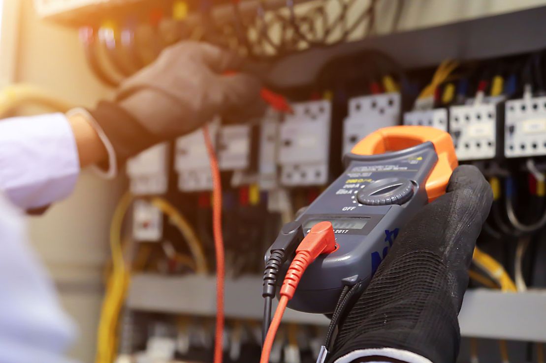 Die Rolle von DGUV 3 Prüfungen in der Wartung elektrischer Anlagen