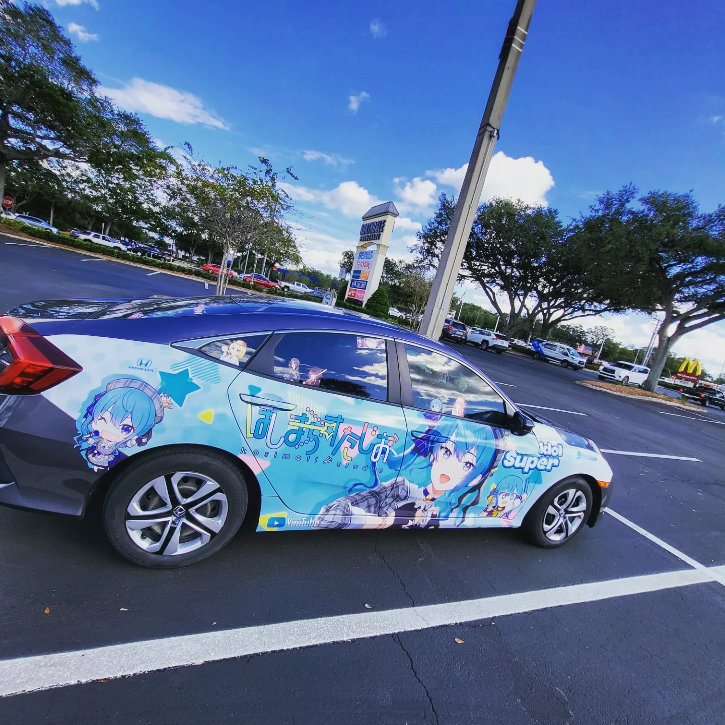 Auto folieren Kosten: Was Sie bei einer Anime-Vinyl-Beklebung erwartet
