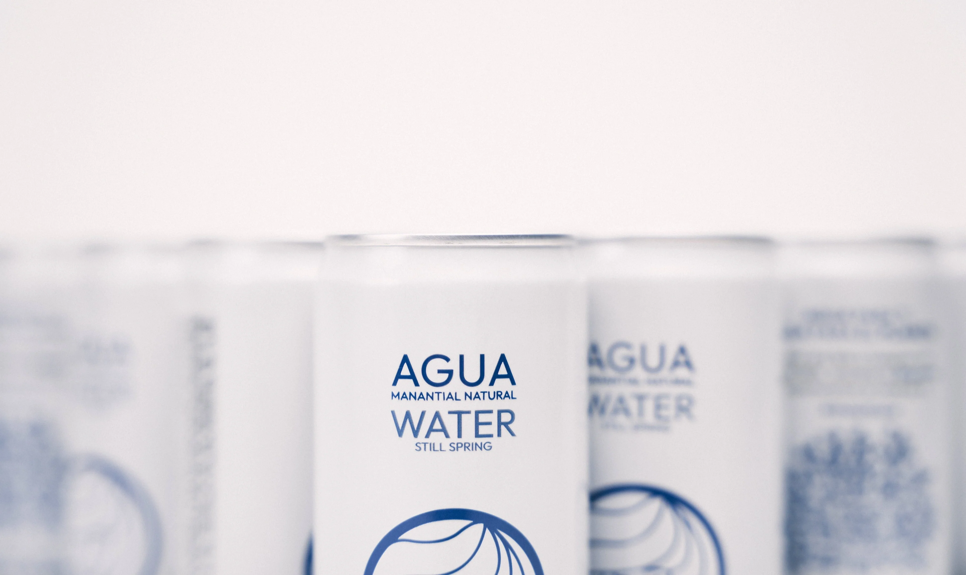 NEA Water Dosen Wasser – Umweltschutz trifft auf reines Quellwasser